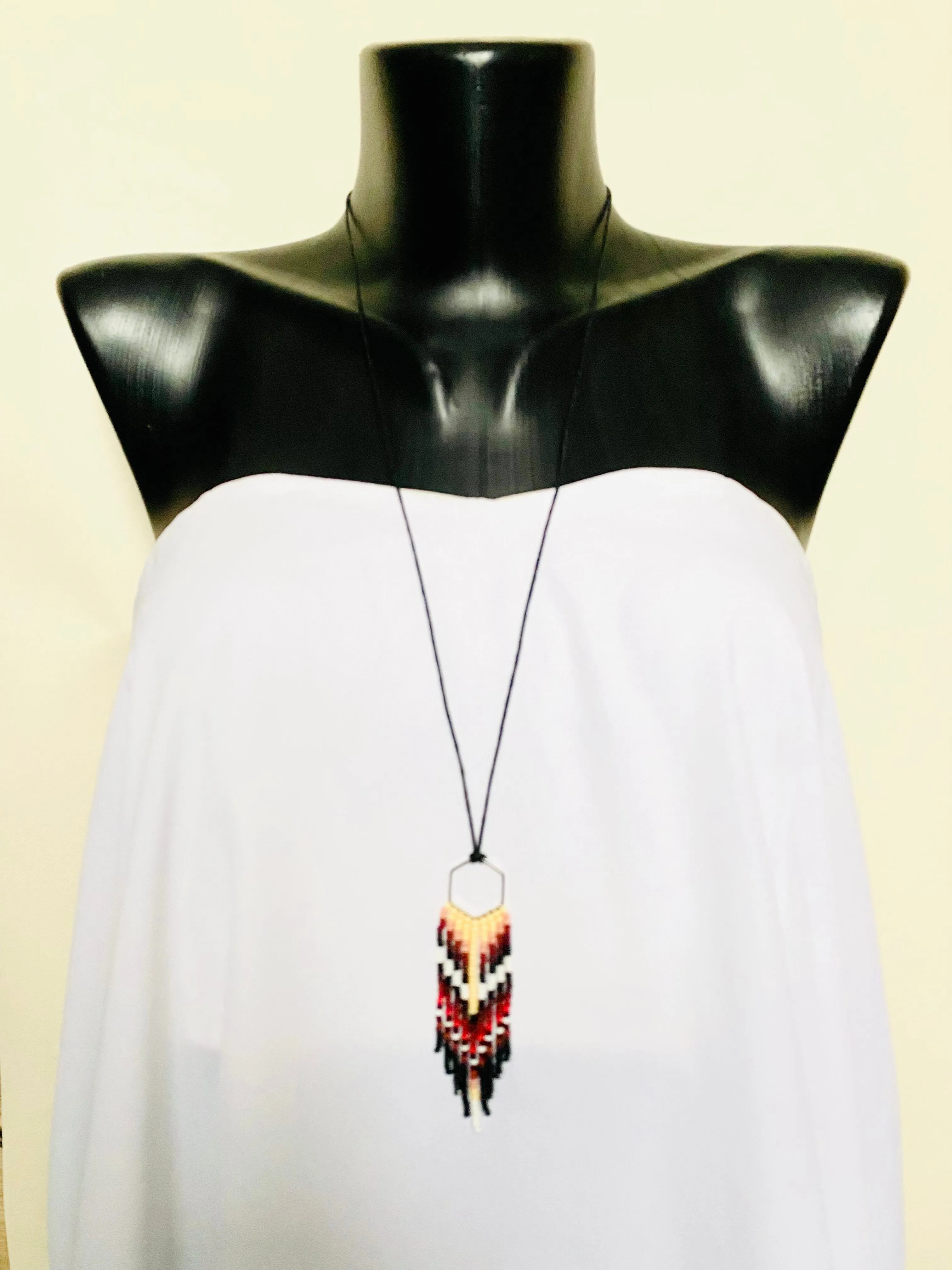 Colorful Seed Bead Feather Choker Necklace, Fringe Indigenous Necklace Native inspired, Boho necklace, Hippie necklace, Red Brown Beige Black necklace, Western necklace, Ethnic necklace, Bohemian Necklace