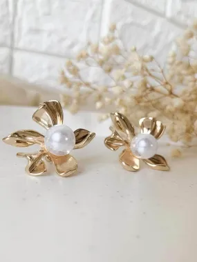 Pearl Blossom Earring