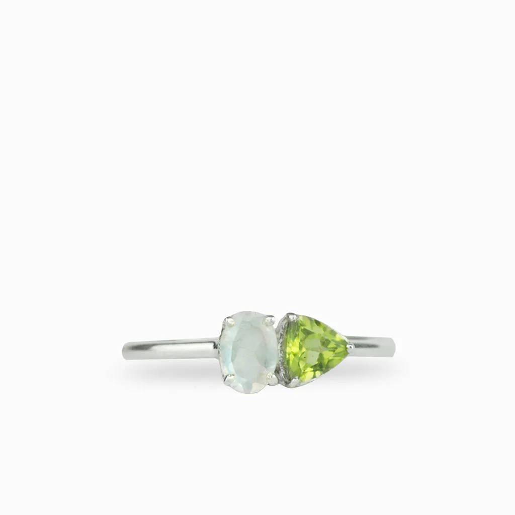 Peridot and Rainbow Moonstone Ring