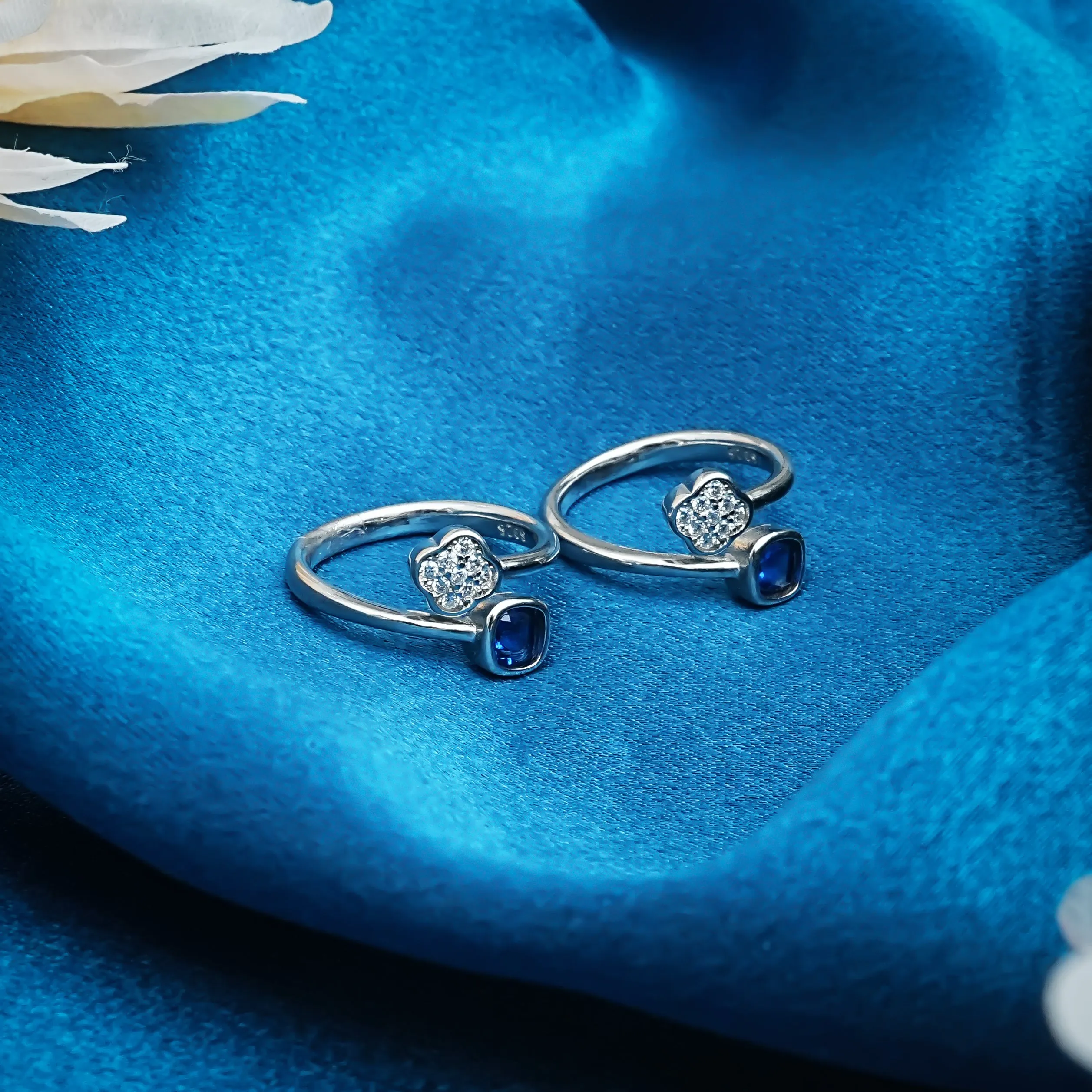 Square Blue Gemstone Silver Toe Ring with Flower Design